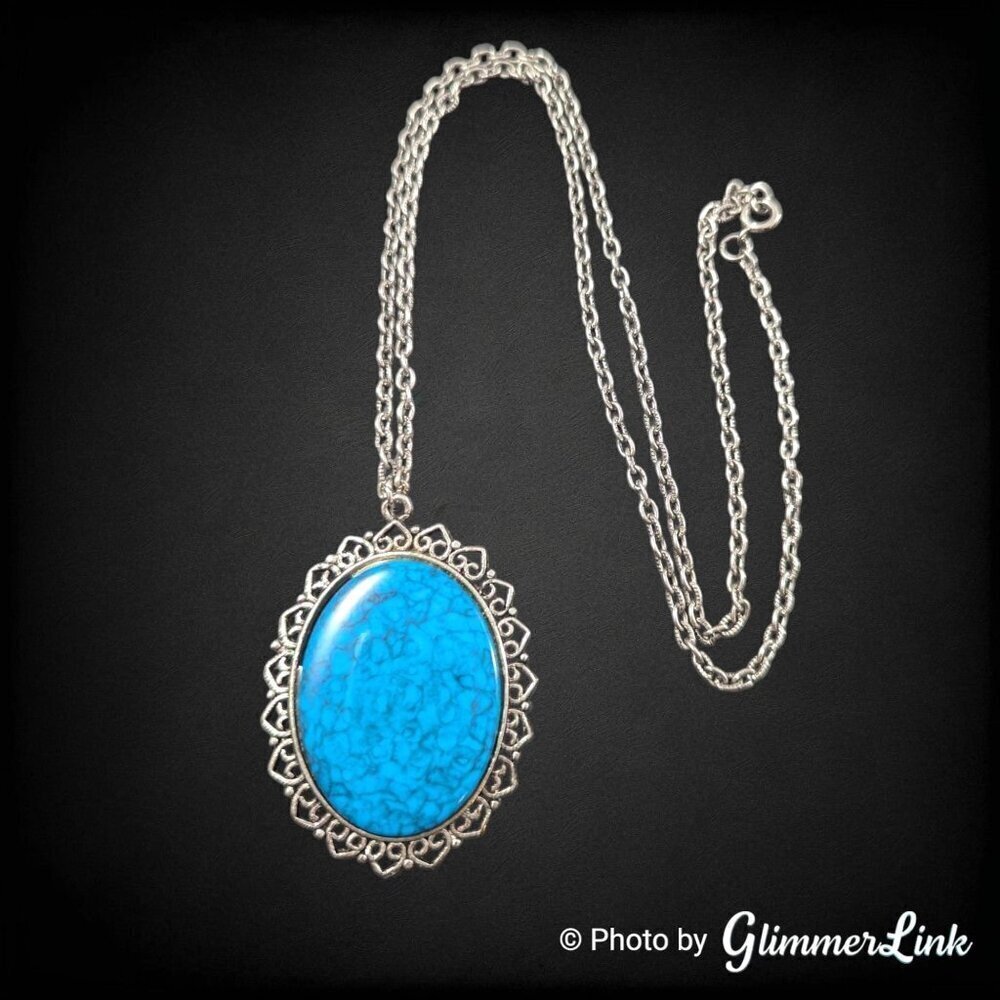 VTG Cinerama Large Oval Faux Turquoise Silver Tone Filigree Pendant Necklace